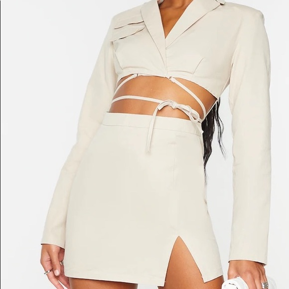 PRETTY LITTLE THING CUT OUT BLAZER DRESS - Picture 2 of 9